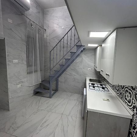 Mini House Vicoletto Pontenuovo 41 Appartement Napels Buitenkant foto