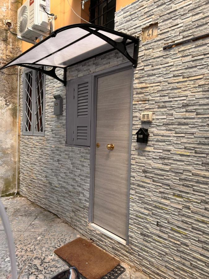 Mini House Vicoletto Pontenuovo 41 Appartement Napels Buitenkant foto