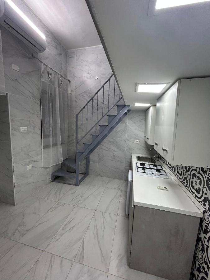 Mini House Vicoletto Pontenuovo 41 Appartement Napels Buitenkant foto