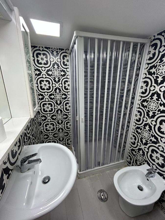 Mini House Vicoletto Pontenuovo 41 Appartement Napels Buitenkant foto
